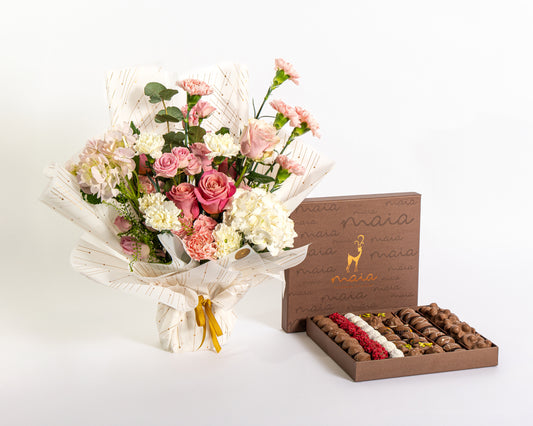Hydrangea & Mixed Roses Gift Box