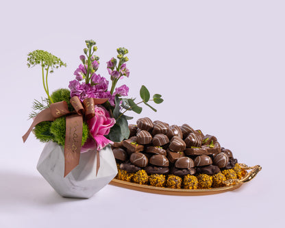 Premium Small Assorted Chocolate Tray with Deco Green with Glass Vase