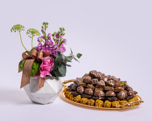 Premium Small Assorted Chocolate Tray with Deco Green with Glass Vase
