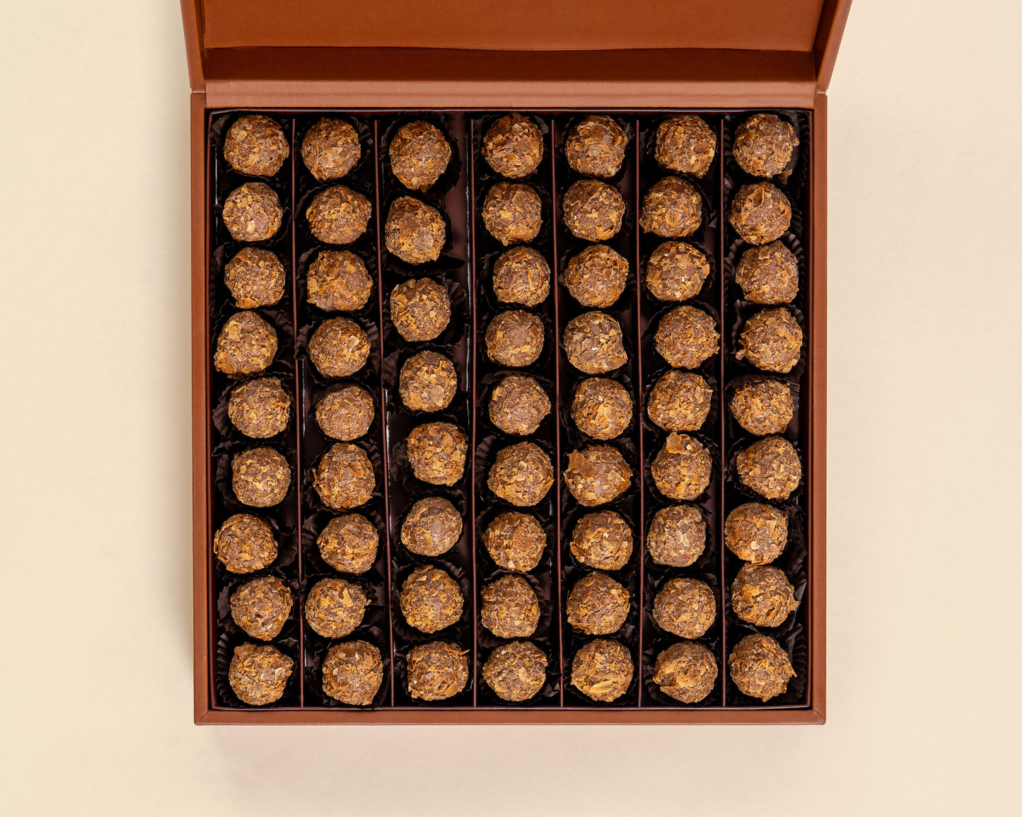 صندوق حلوى الطحينة الفاخر المصنوع من الجلد