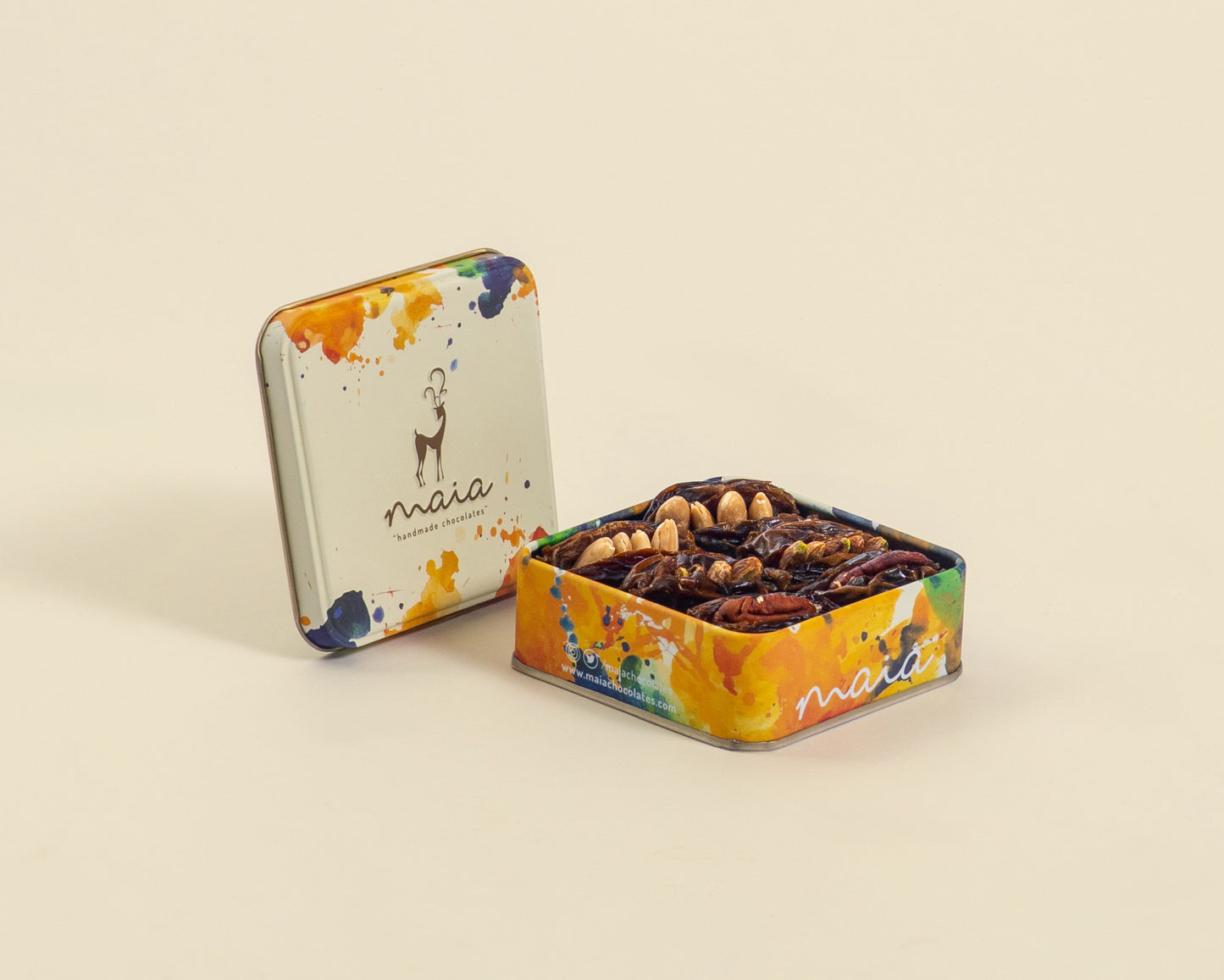 Small Box Dates with Nuts