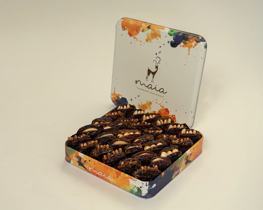 Large Box Dates with Nuts