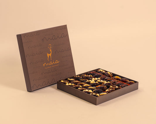Premium Dates with Nuts Box