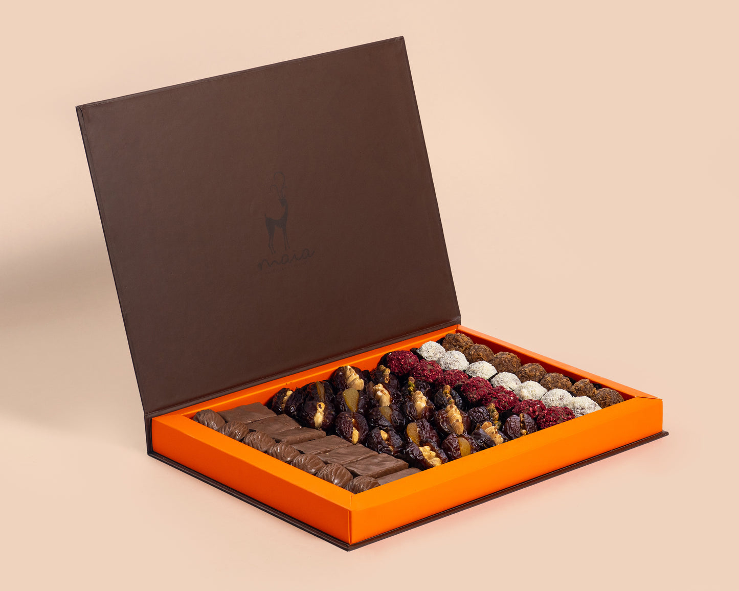 علبة مادلين الفاخرة من الشوكولاتة والتمر والمكسرات